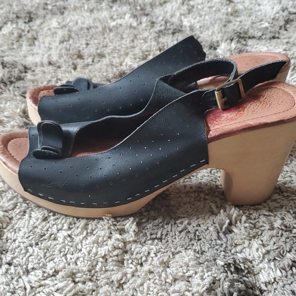 Sutro Footwear San Francisco Wooden Clog Heels - Picture 3 of 8